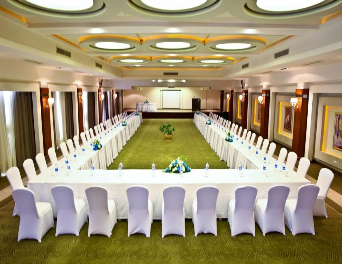 Charmillion Club Resort Sharm el Sheikh Esterno foto U-shaped table layout