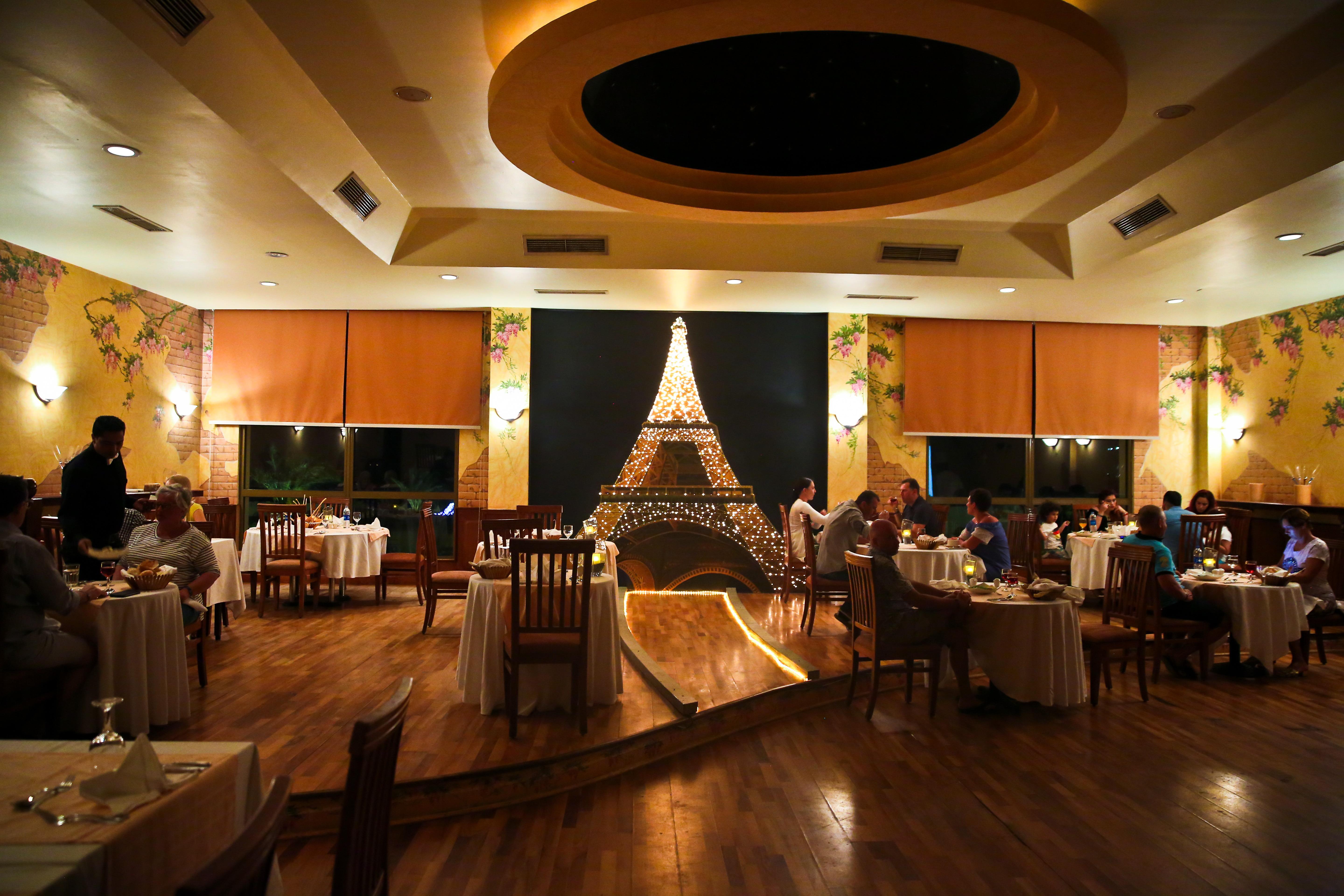 Charmillion Club Resort Sharm el Sheikh Esterno foto Interior of the restaurant