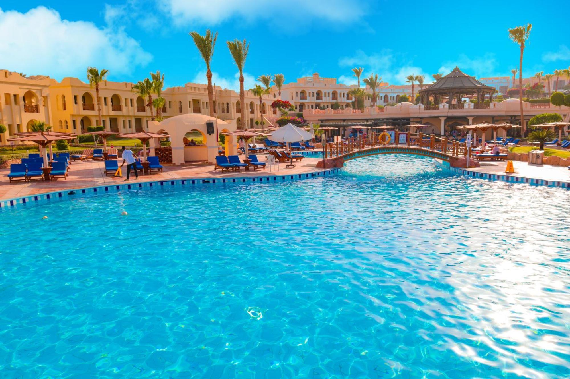 Charmillion Club Resort Sharm el Sheikh Esterno foto The pool at the Hilton Sharm El Sheikh