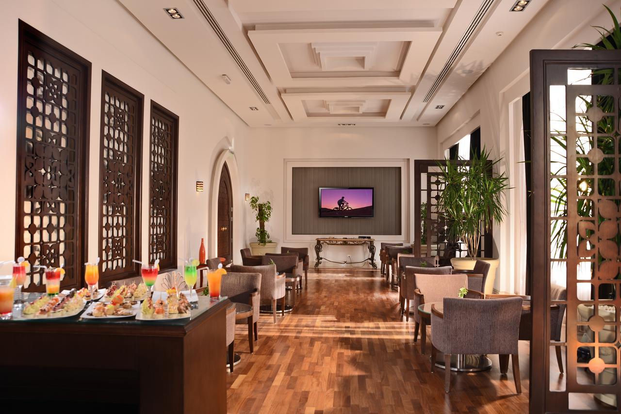 Charmillion Club Resort Sharm el Sheikh Esterno foto The lounge at the airport