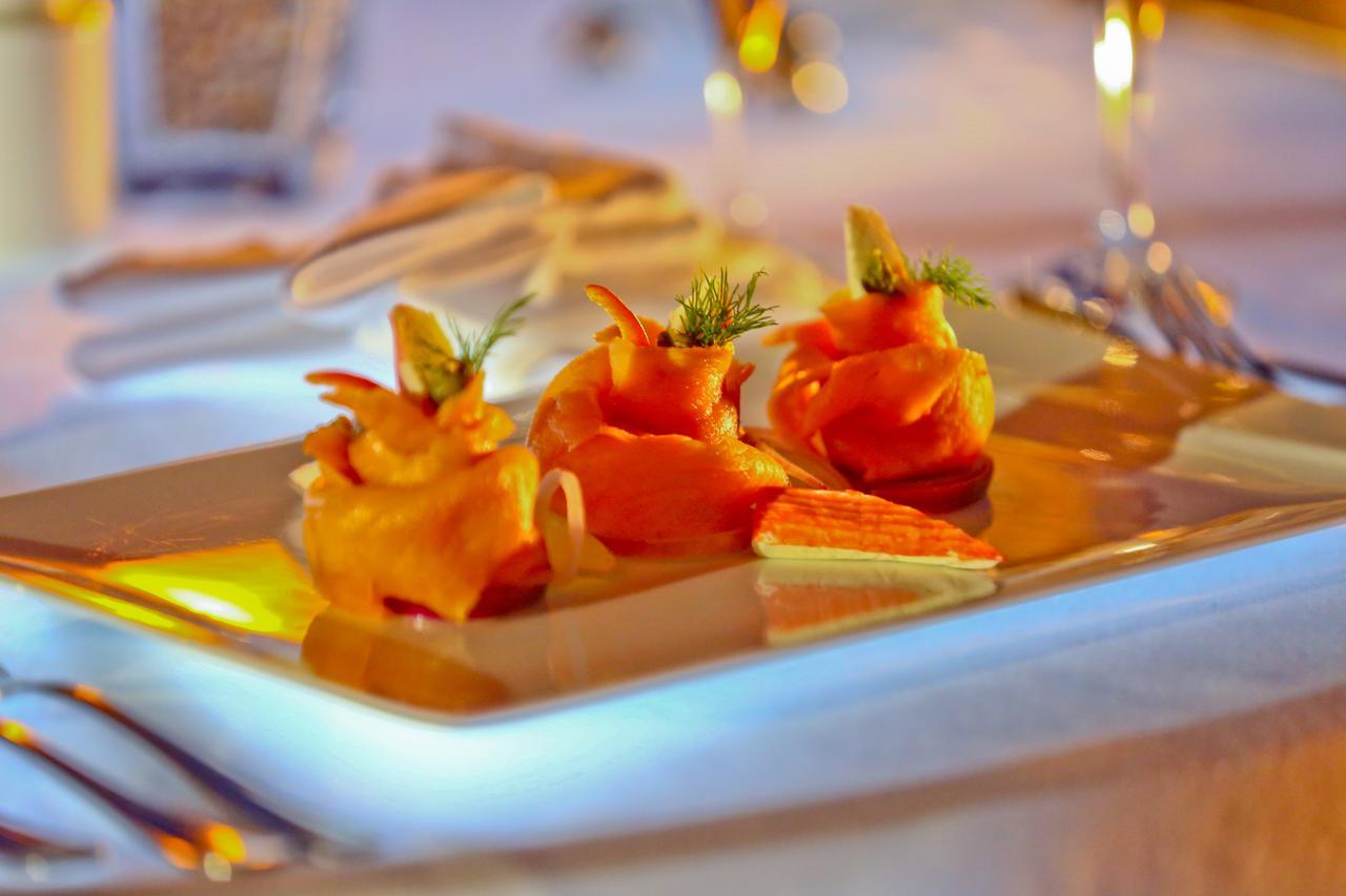 Charmillion Club Resort Sharm el Sheikh Esterno foto Salmon roses