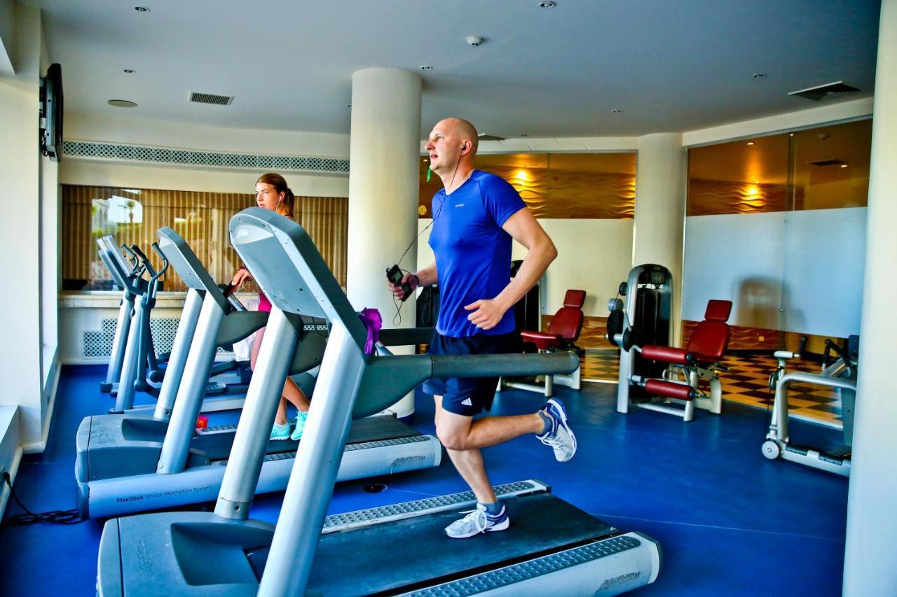 Charmillion Club Resort Sharm el Sheikh Esterno foto A treadmill in a gym
