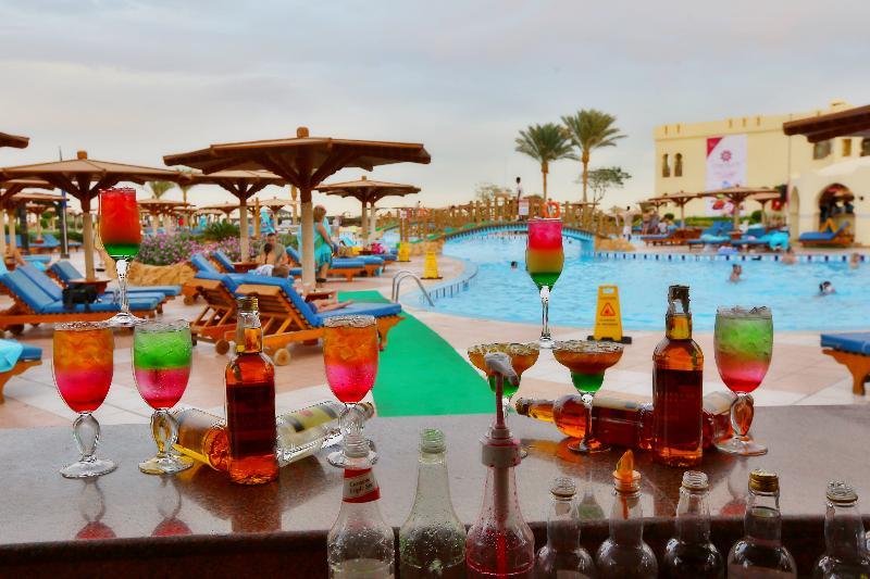 Charmillion Club Resort Sharm el Sheikh Esterno foto Pool at the Hilton Hurghada